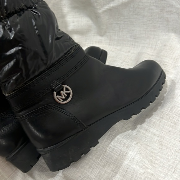 Black Fur-Trimmed Women's Boots size 7 - Picture 6 of 7